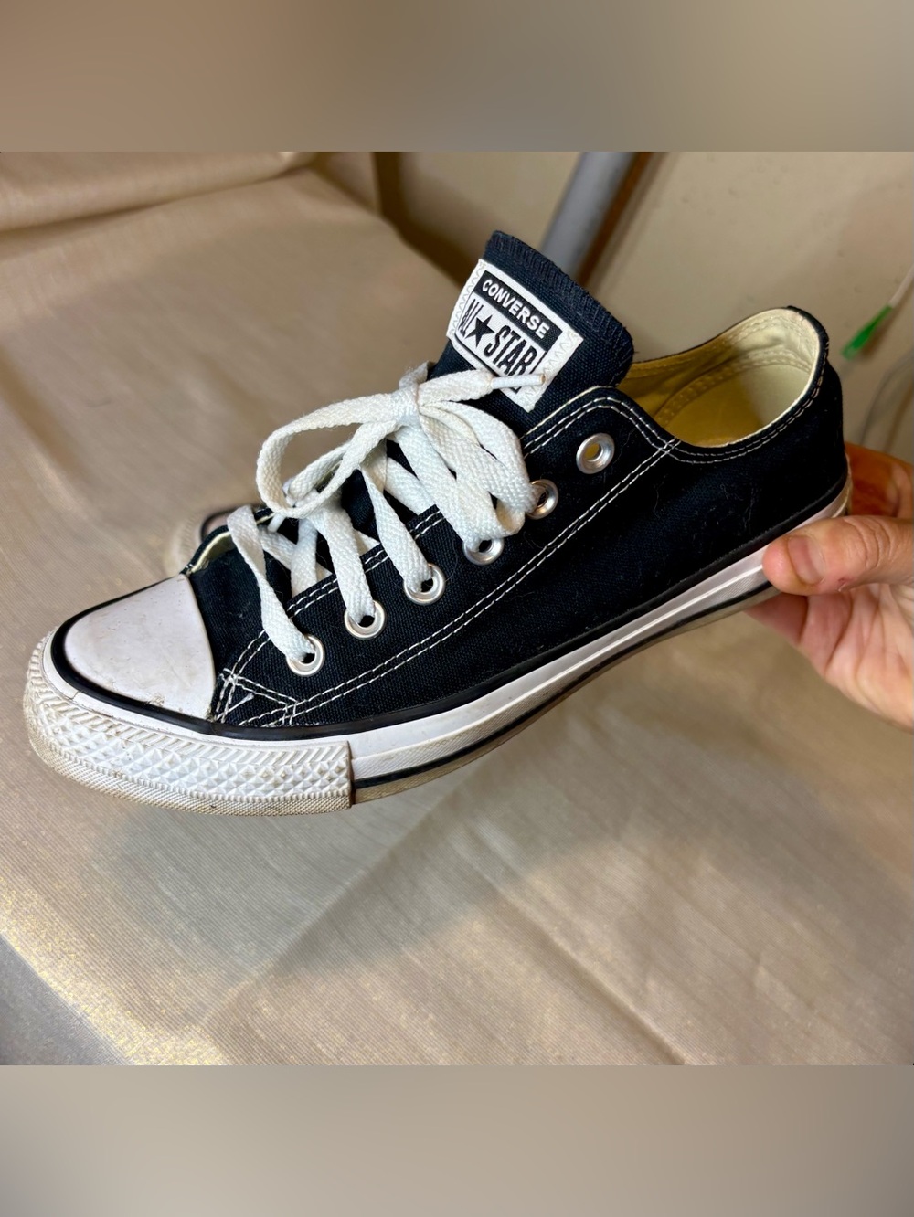 Converse Chuck Taylor Sneakers Women’s Size 7.5 / Men’s 5.5 - Picture 2 of 6